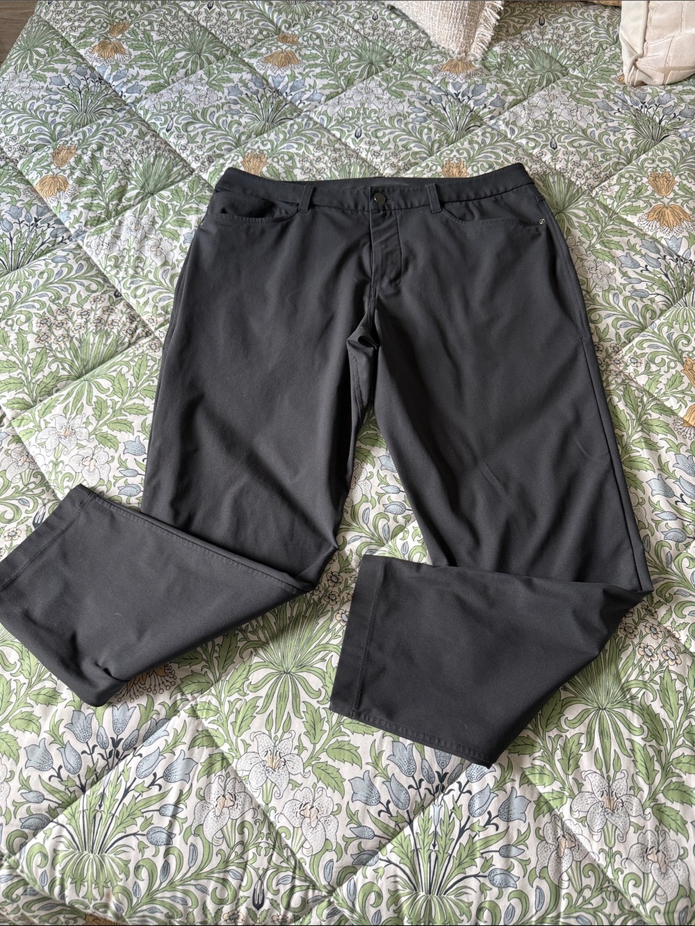 Lululemon Men's Black Stretch Dress Pants 34x30